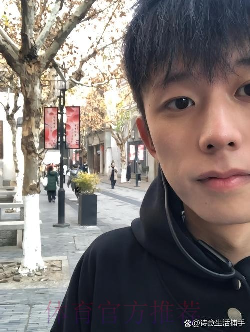 安帅谈哈维言论:每个人都有自己观点 我更愿谈比赛 安帅谈哈维言论:每个人都有自己观点 我更愿谈比赛